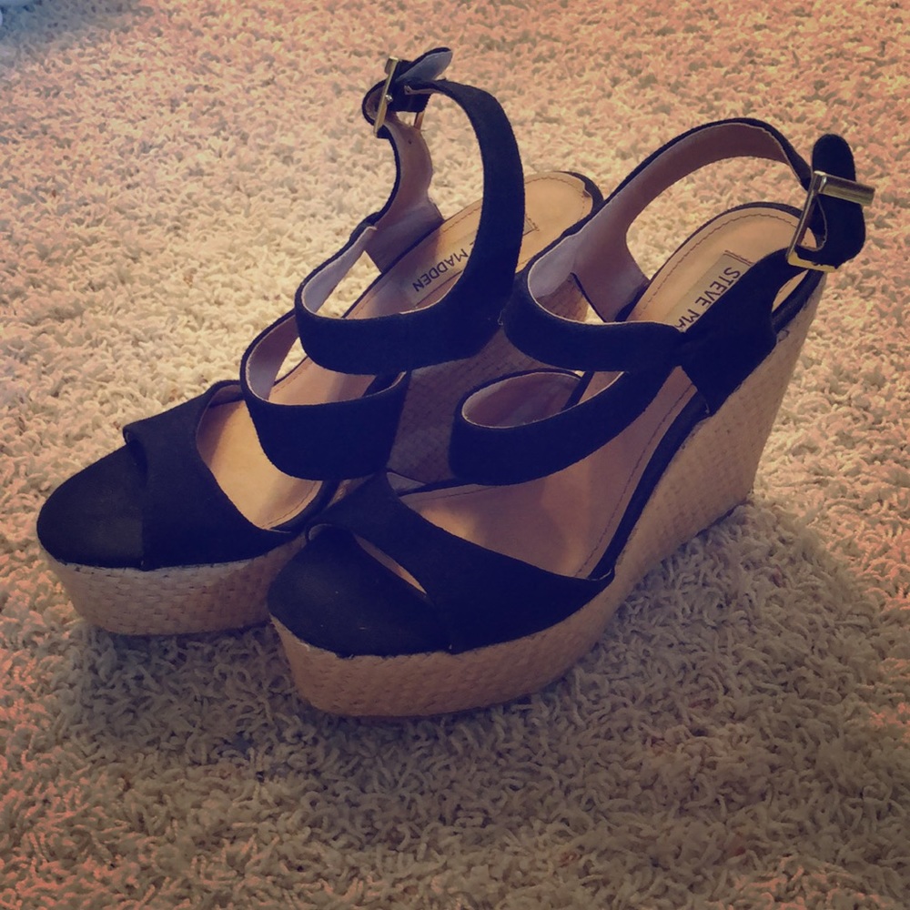 Wedges, black straps